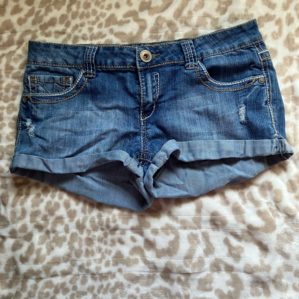 Hydraulic Women's Rolled Hem Denim Shorts - Blue